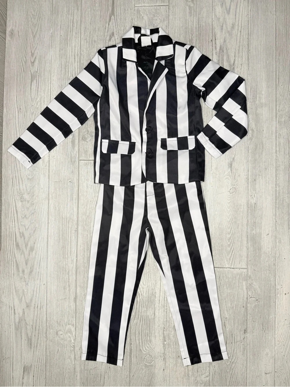 Beetlejuice black white